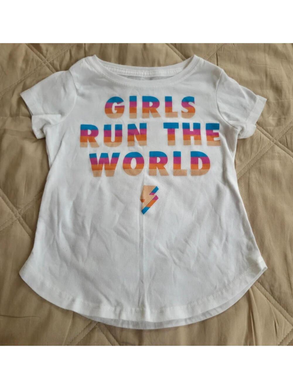 Well Worn Brand Girls Run The World Graphic T-Shirt Size 4/5 White